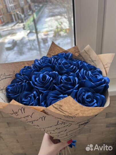 Букет из атласных роз