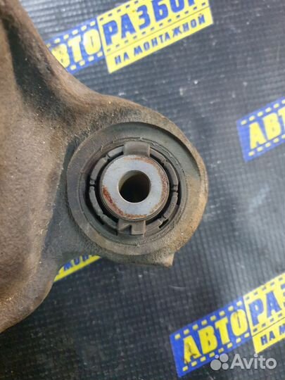 Цапфа левая Mazda 6