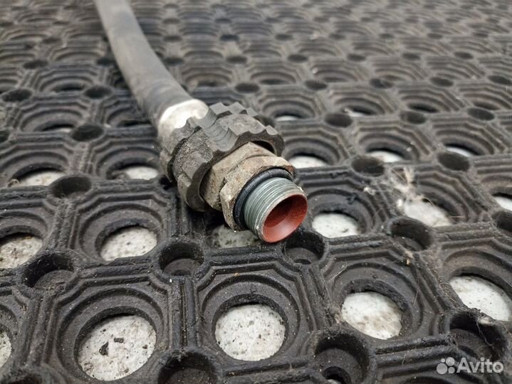 Шланг тормозной передний левый