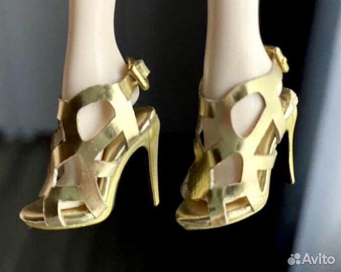 Аутфит от куклы Мизи