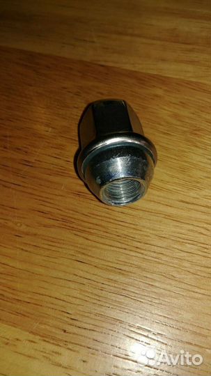 Гайка колесная не оригинал 22 Grand Cherokee WK2