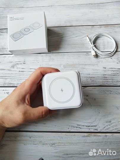 Беспроводная зарядка 3в1