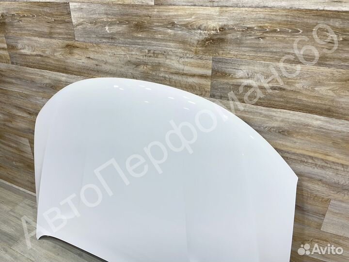 Капот (белый в цвет) Geely Atlas (2016-2022)