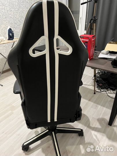 Игровое кресло DXRacer OH/RV131/NW