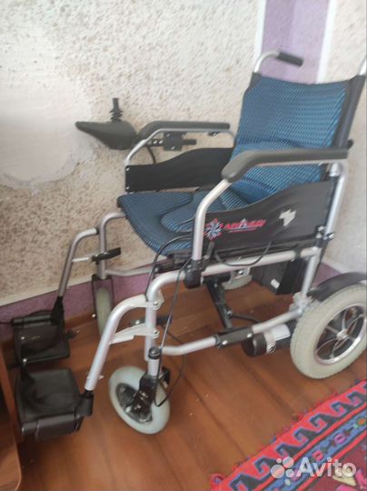 Инвалидная коляска с электроприводом