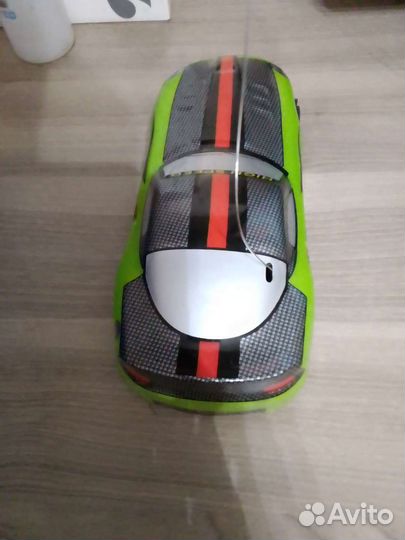 Продаю машинку на пульте управления