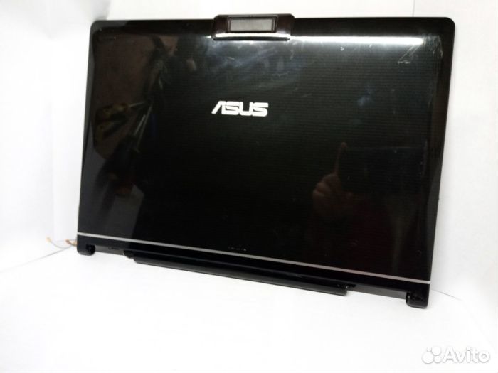 Верхняя крышка корпуса с рамкой матрицы ноутбука