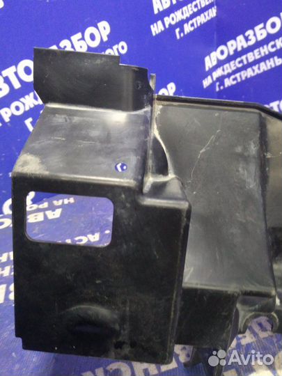 Воздуховод радиатора Ford Focus 2 седан 2007