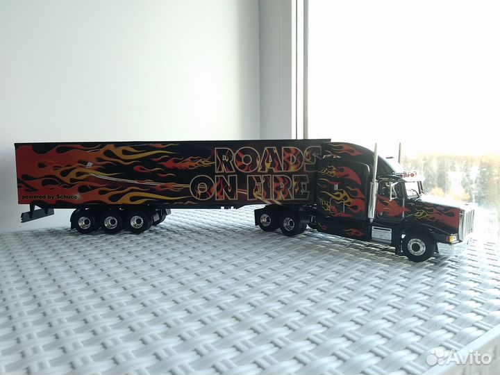Peterbilt 377 + полуприцеп (Schuco, 1:43)