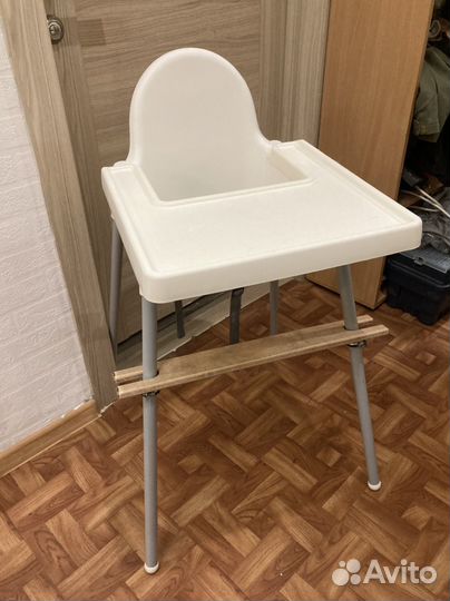 Стульчик для кормления IKEA с подножкой