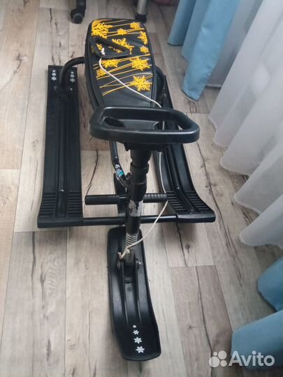 Снегокат с ручкой бу