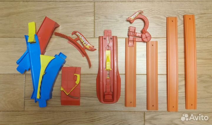 Тачки Дисней mattel и детали трассы Hot Wheels