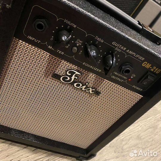 Электрогитара + комбоусилитель комплект (новый)