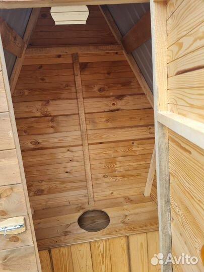 Деревянный туалет