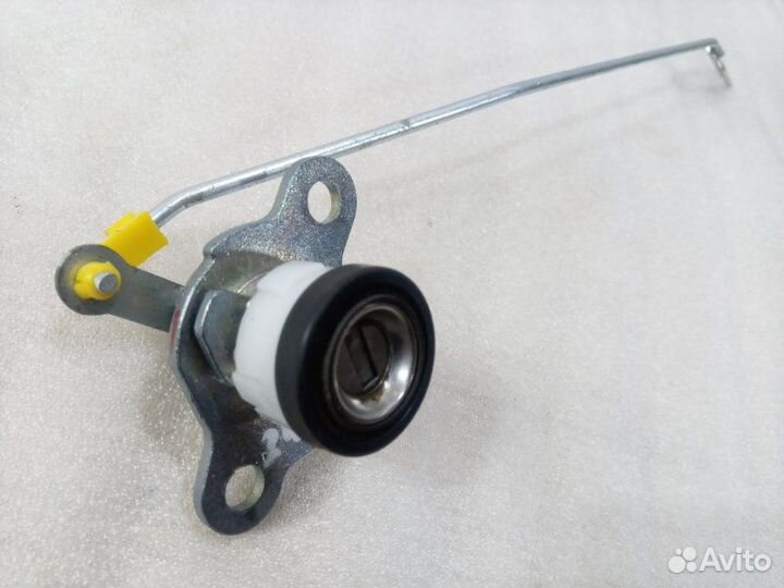 Вставка замка багажника Kia Rio седан 1.4 G4FA