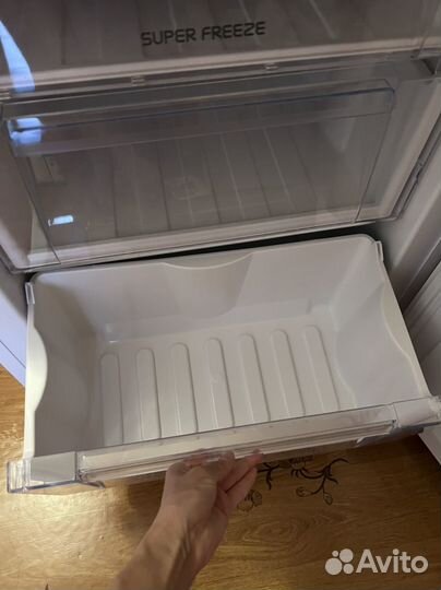 Холодильник Leran CBF167 W