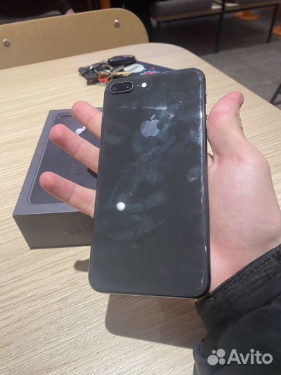 iPhone 8 Plus, 64 ГБ