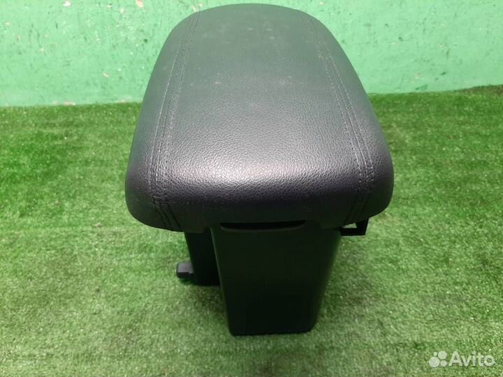 Подлокотник KIA Sportage 3 (SL) 2012