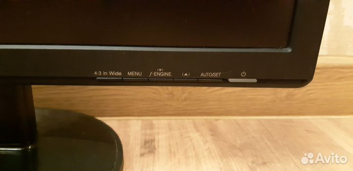 Монитор LG flatron W1942S