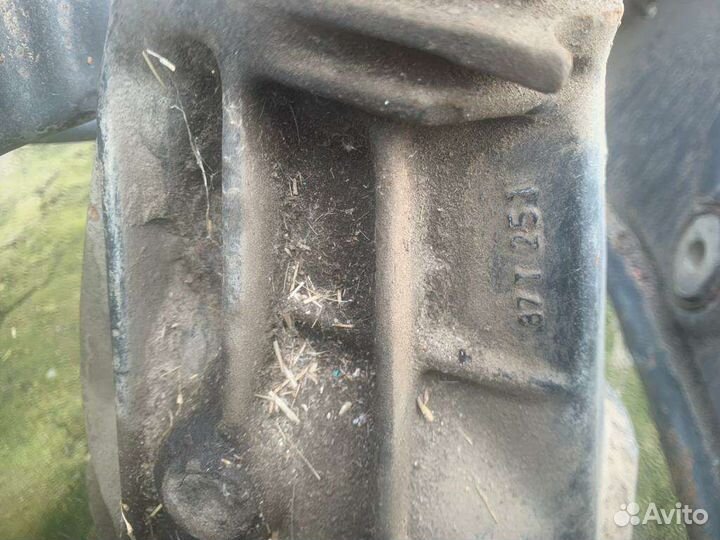 Подрамник мерседес 124