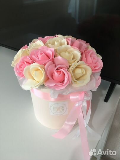 Букет из мыльных роз в коробке