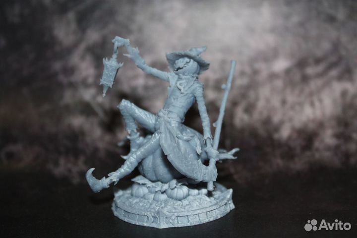 Фигурка из смолы 