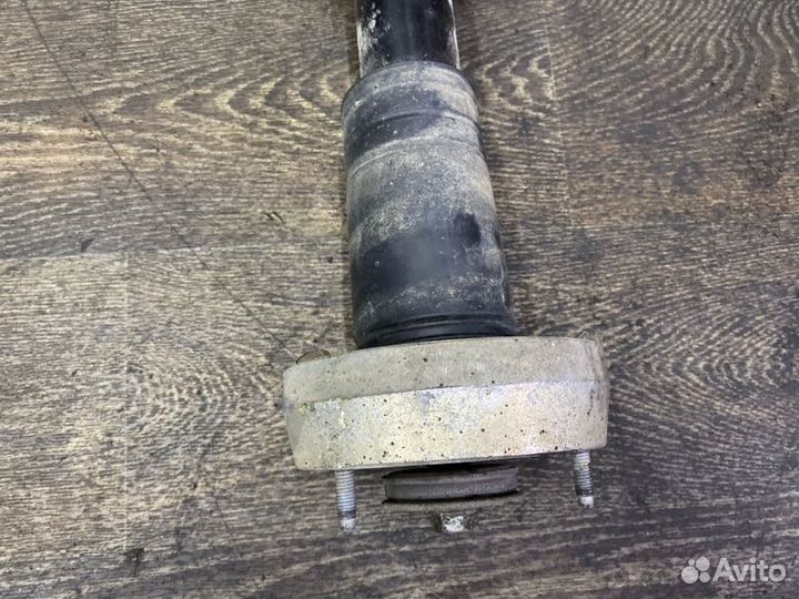 Стойки амортизатора передние правые Bmw E70