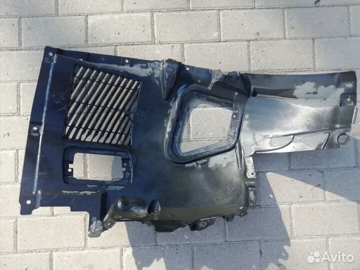 BMW 5-ER F10 передний левый (передняя часть)