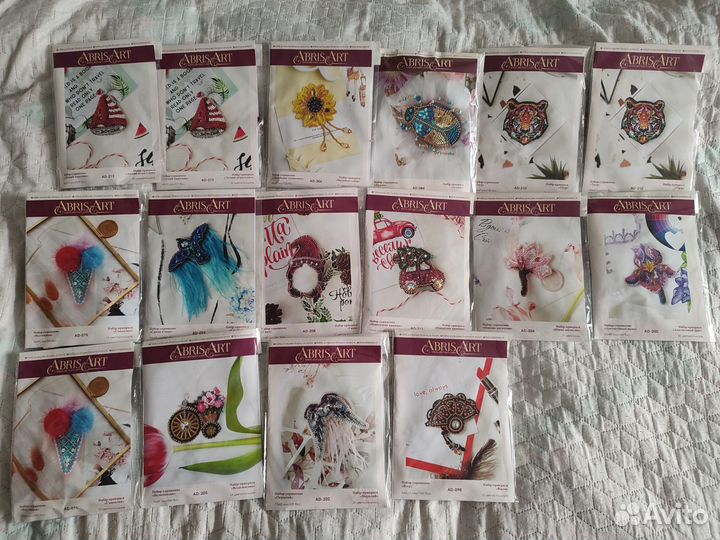 Наборы для вышивания брошей Abris Art