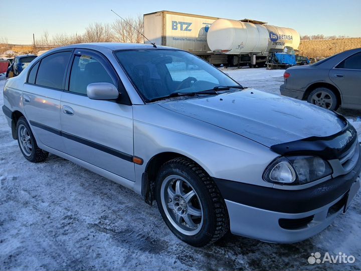 Toyota Avensis 1.8 AT, 1999, 303 000 км