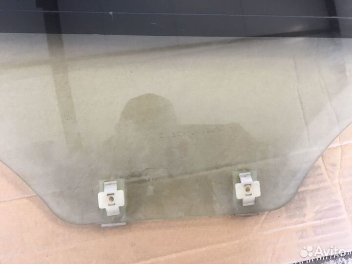 Стекло заднее правое Hyundai Solaris 1 (5804)