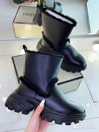 Стильные новые ботинки зима