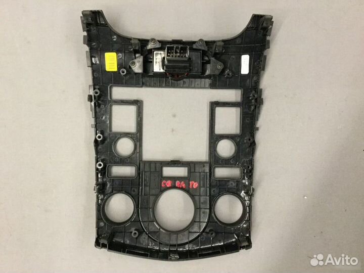 Накладка на торпедо центральная Kia Cerato