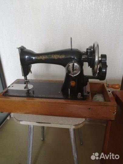 Швейная машинка бу ручная