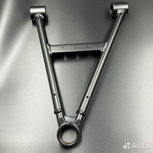 Рычаг передний нижний правый CFM X5, X6, 800, X8