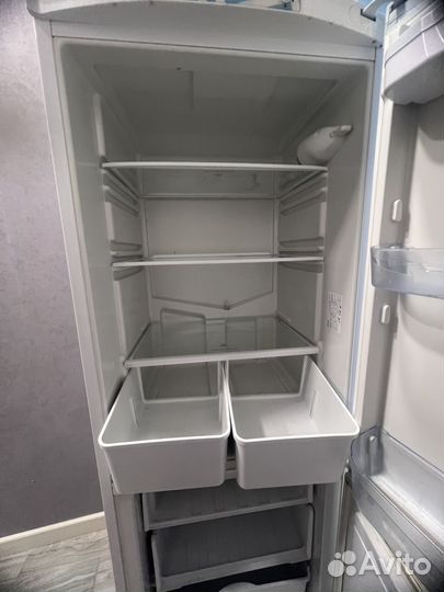 Холодильник 2х камерный Indesit