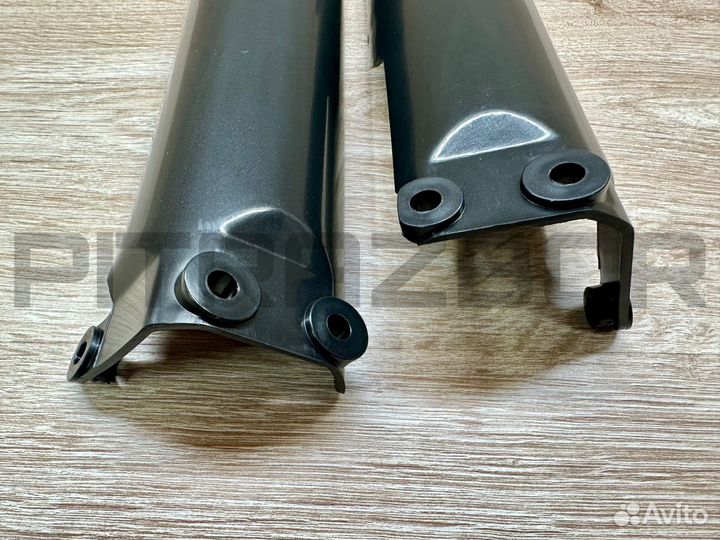 Накладки (щитки) передних амортизаторов, новые