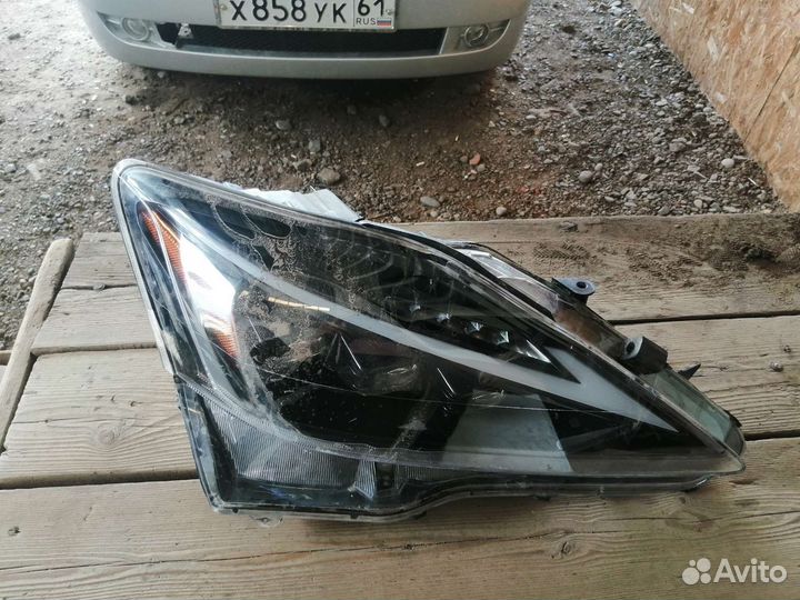 Фара правая лексус is250