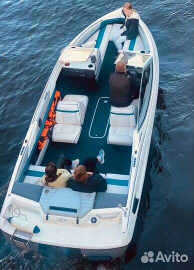 Аренда катера/ прогулки на катере/ Развод мостов