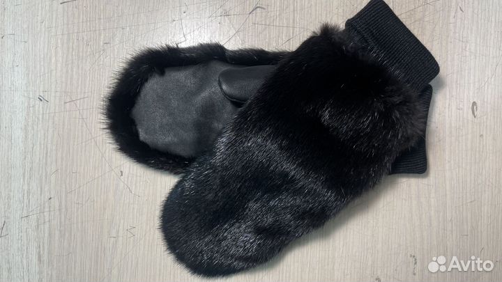 Варежки из меха норки черные с кожей,размер 7-8