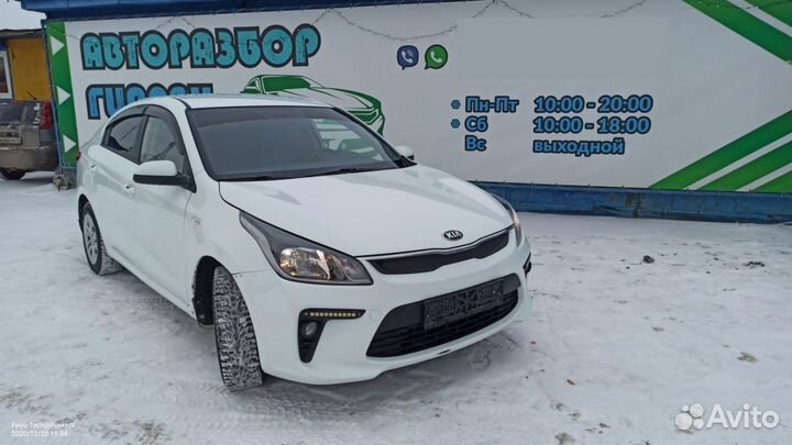 Накладка на торпедо левая Kia Rio 4 84790H0000WK О