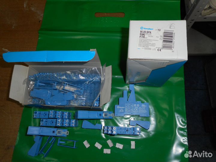 Реле промежуточное Finder 40.52.9.012.0000 12В DC