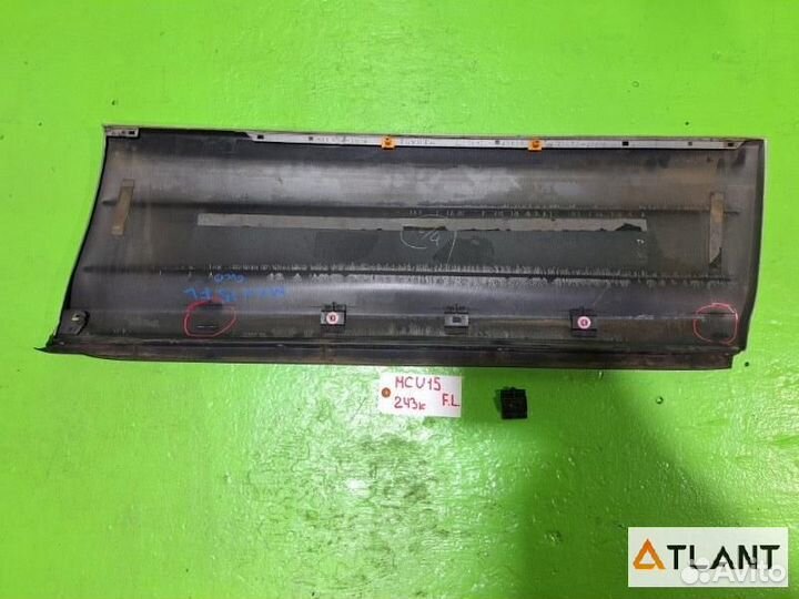 Накладка на дверь передний левый toyota harrier