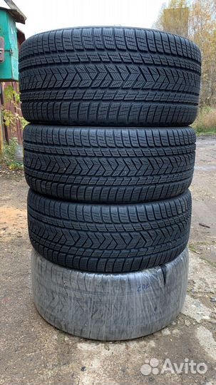 Pirelli Scorpion Winter 325/35 R22 и 285/40 R22
