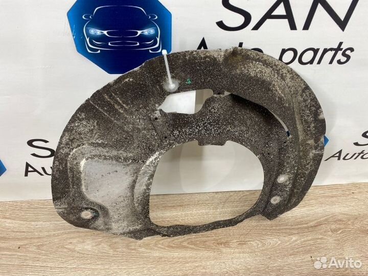 Пыльник тормозного диска передний левый Bmw X5