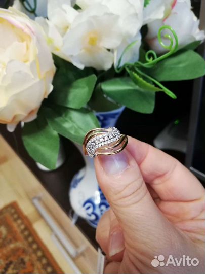 Серебряное кольцо с камнем