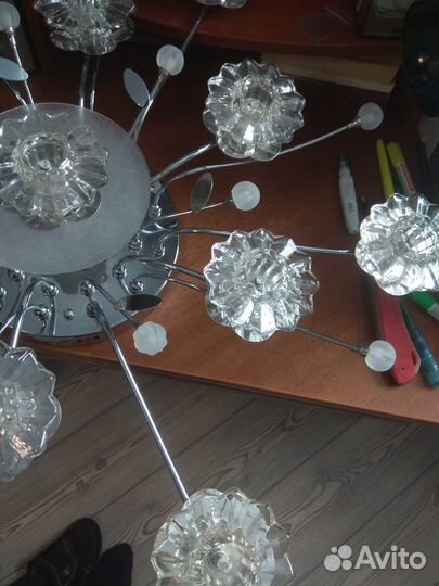 Продам люстры потолочные