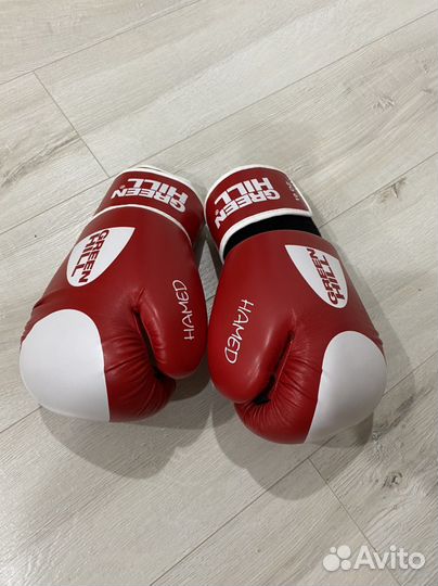 Боксерские перчатки