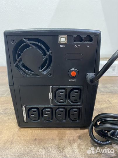 Ибп CyberPower UT2200EI