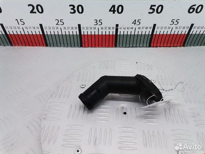 Корпус термостата для Volkswagen Golf 4 06A121121C